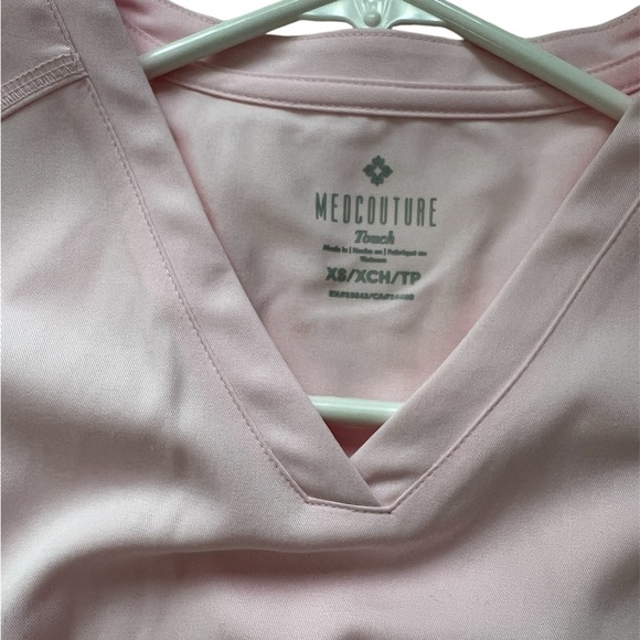 Med Couture Blush V-Neck Scrub Top - Picture 1 of 2
